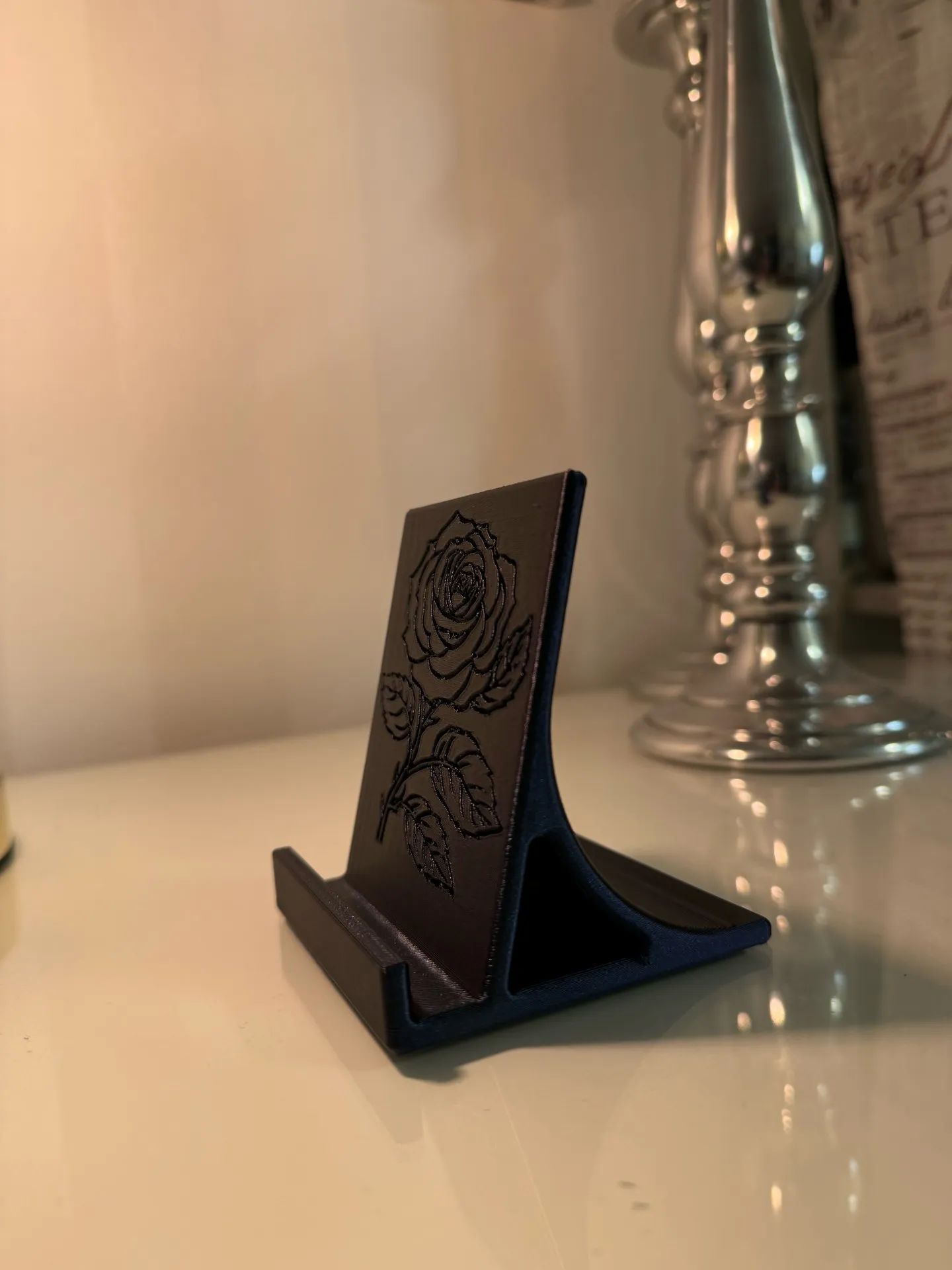 Samsung Tablet & phone stand minimalist
